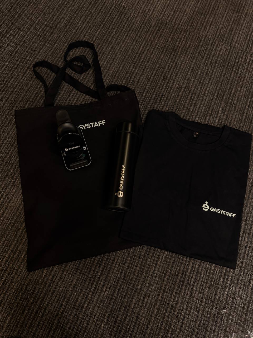 EasyStaff T-shirt, tote bag and accessories